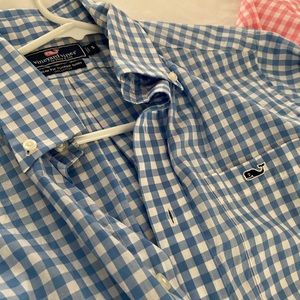 Vineyard Vines men’s dress shirt